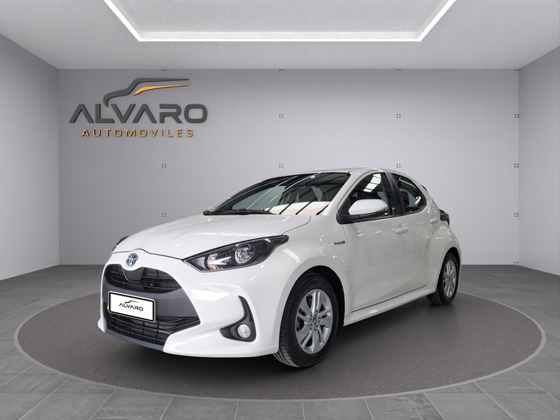 TOYOTA YARIS 1.5 120H BUSINESS PLUS